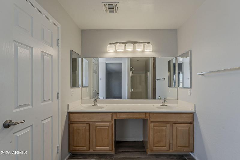 39-web-or-mls-Naomi-39