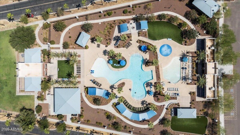 2885 N Riley_Heritage Pool Area