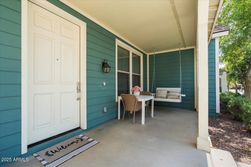 2885 N Riley_Front Porch