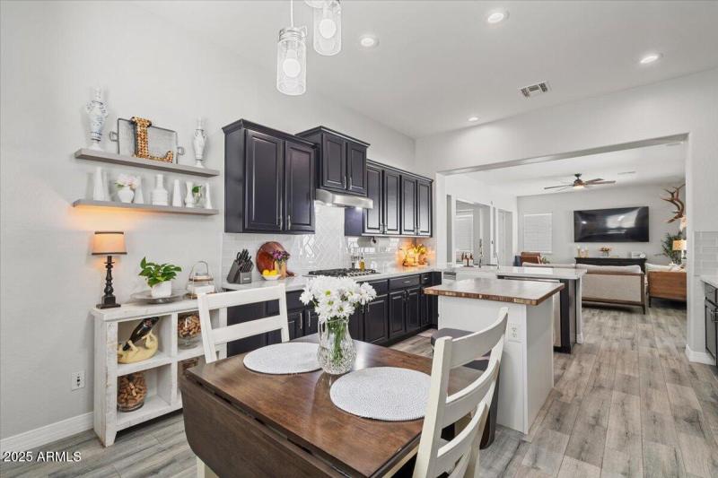 2885 N Riley_Eat In Kitchen