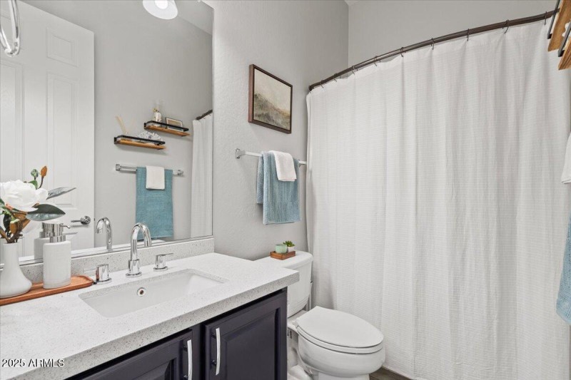 2885 N Riley_Guest Bath