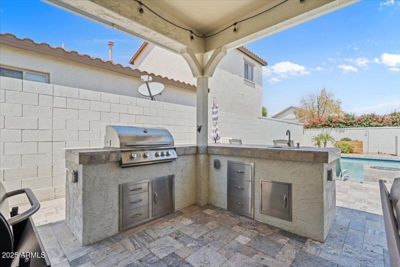 2885 N Riley_Built in kitchen