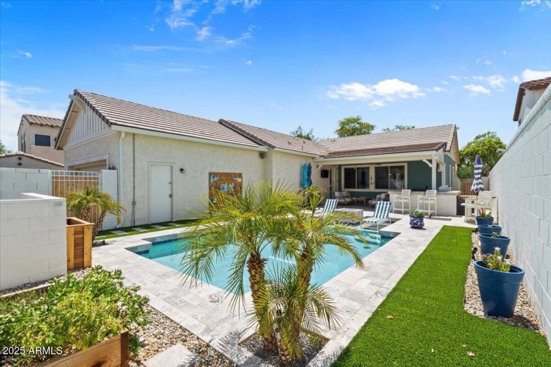 2885 N Riley_Pool View