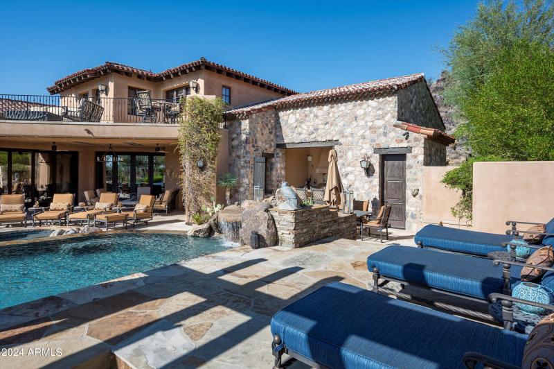 Lounging area