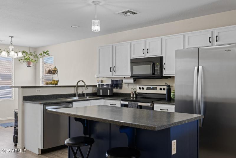 8)KITCHEN