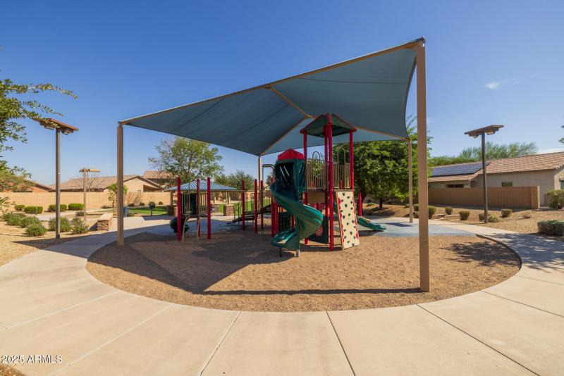 28)COMMUNITY PARK