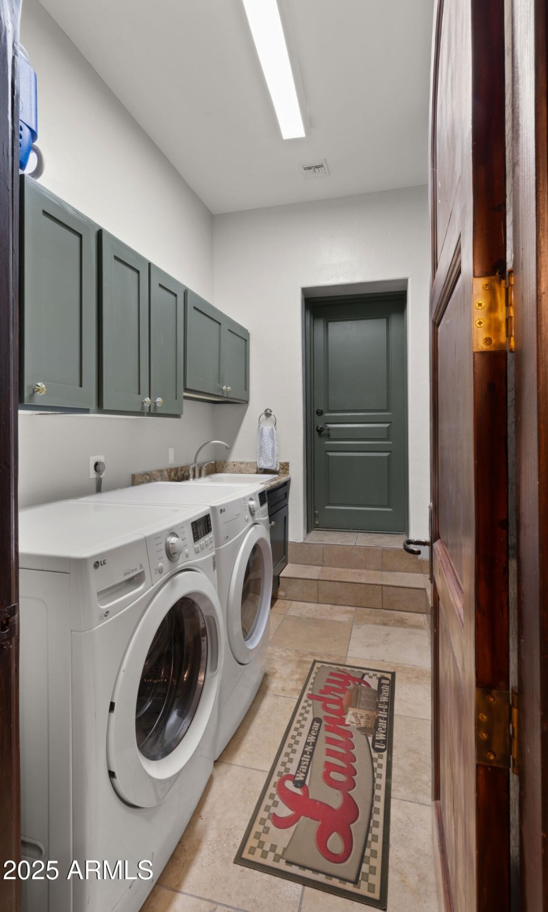 Laundry Room2