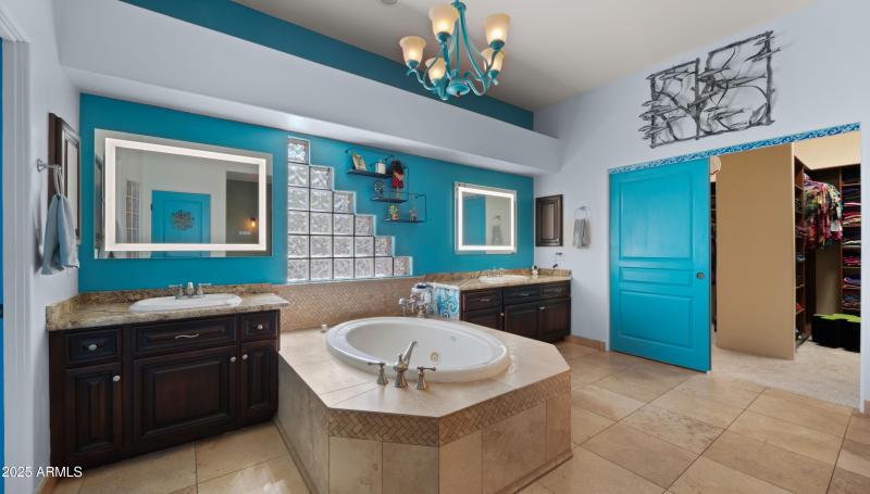 Primary Bathroom7