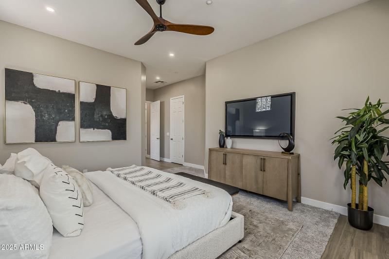 30-web-or-mls-74th St-30