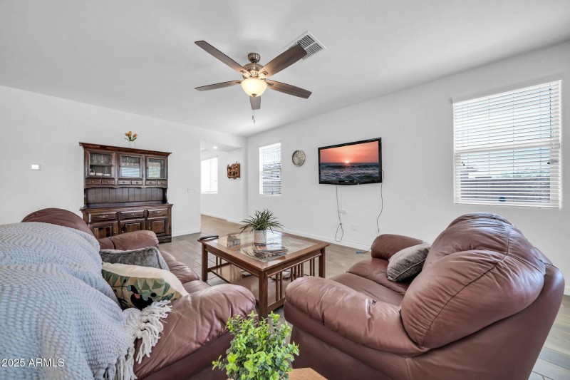 20487 W Minnezona Ave-10