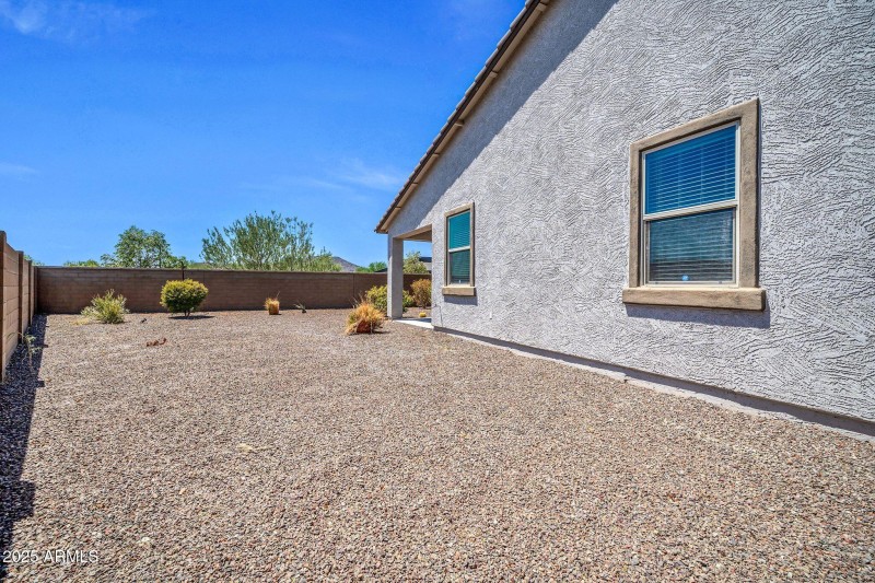 20487 W Minnezona Ave-29