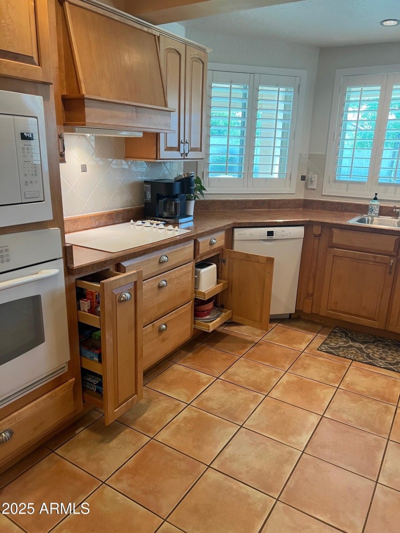 Maple Cabinets with Roll Out Drawers