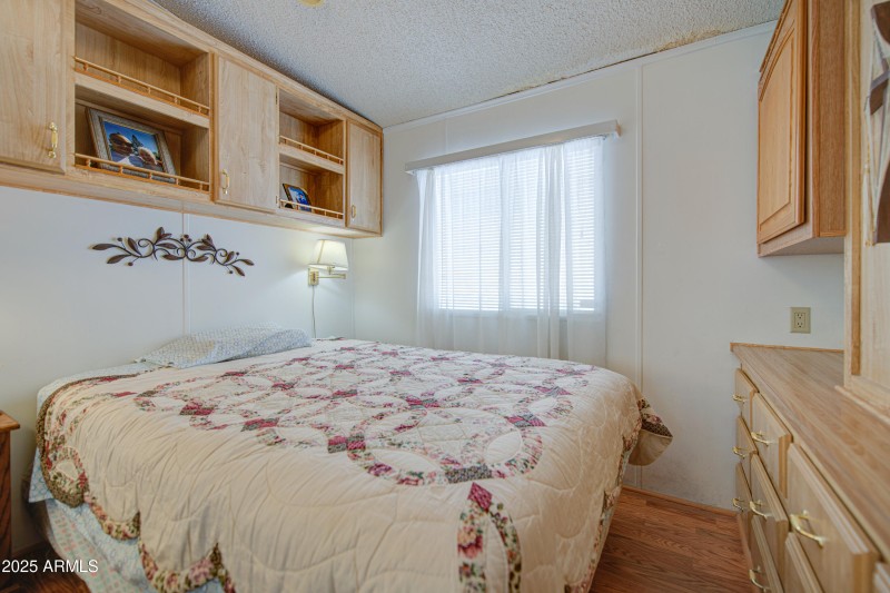 Bedroom-pic 1