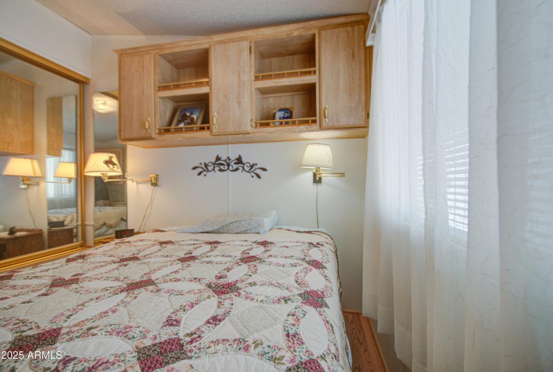 Bedroom-pic 4