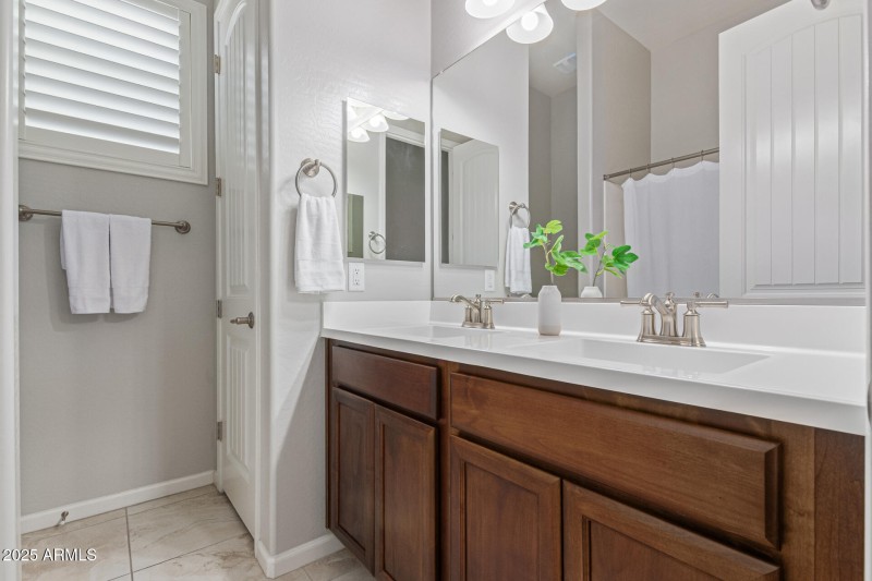Guest Bathroom 2