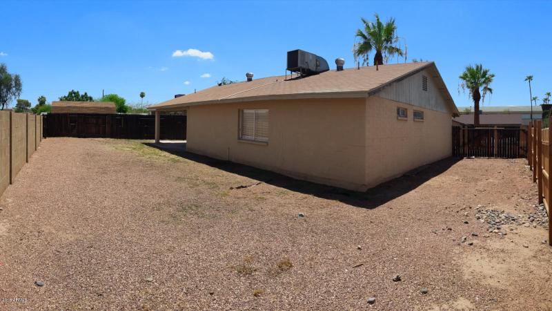 BACK YARD & RV PARKING