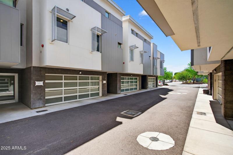 Lock-&-Leave Luxury Retreat