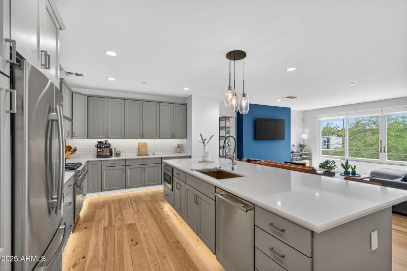 Under Cabinet Lighting & Stone Counters