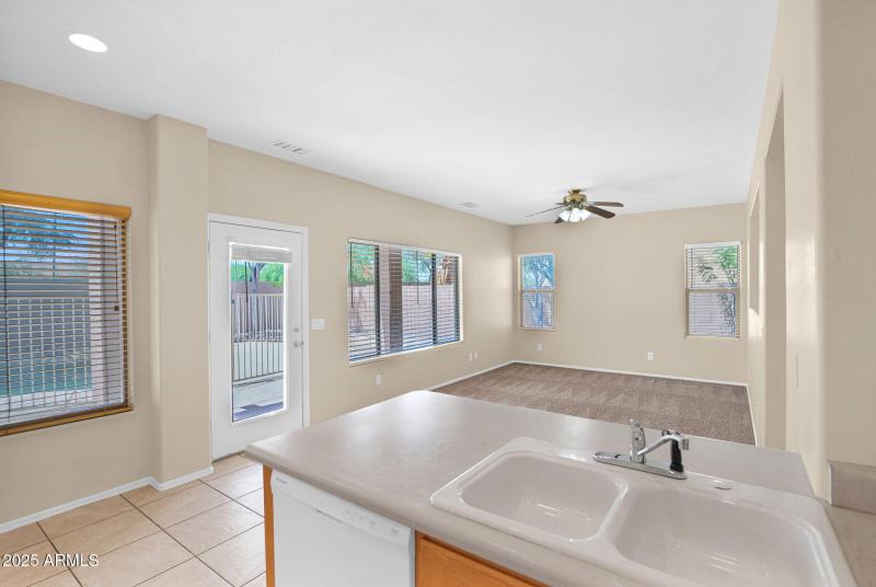 4294 Woodshed - 10Kitchen Family