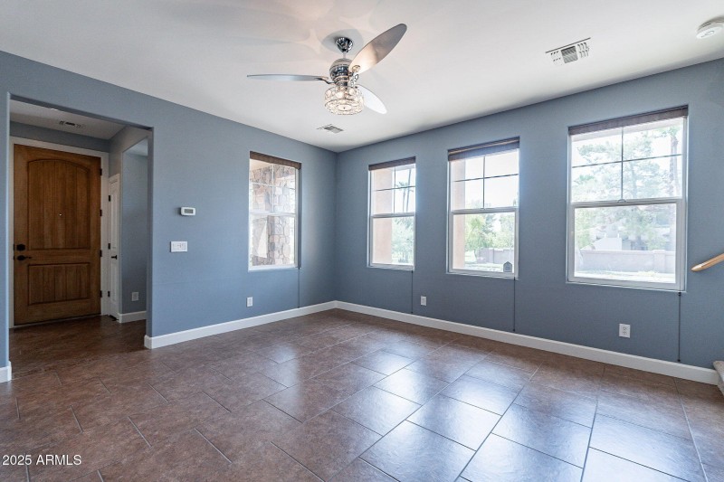 21-web-or-mls-Lakewood-21