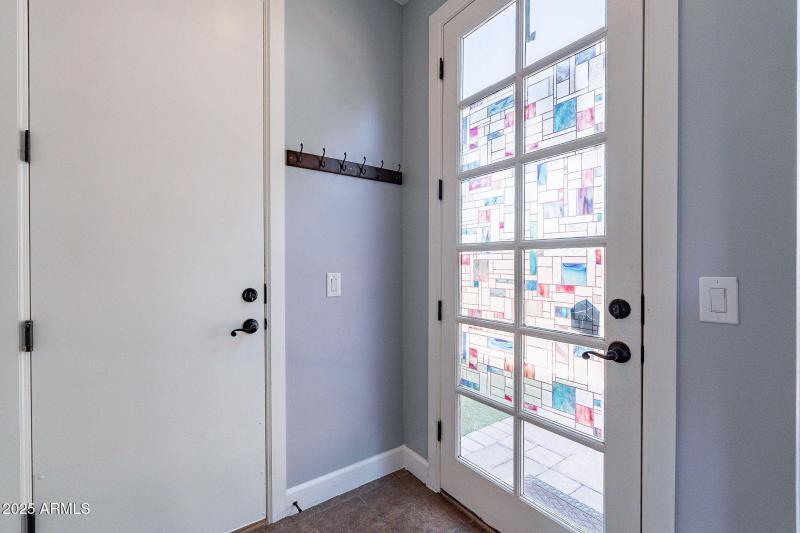 25-web-or-mls-Lakewood-25