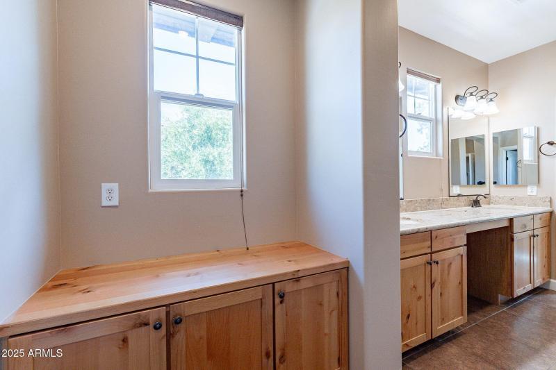 35-web-or-mls-Lakewood-35