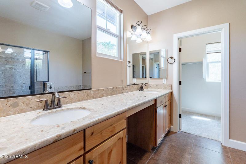 36-web-or-mls-Lakewood-36