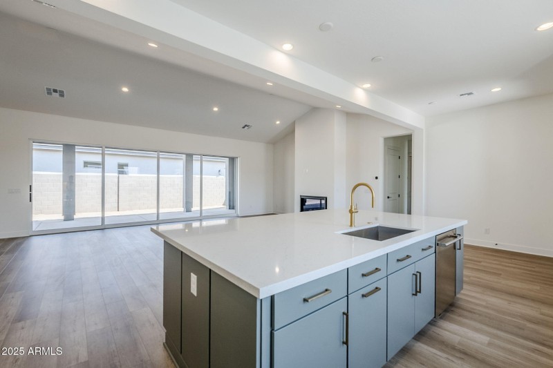 15-web-or-mls-Luckenbach-15 (1)