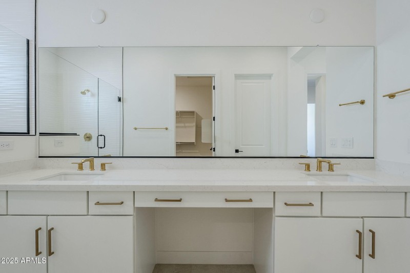 24-web-or-mls-Luckenbach-24 (2)