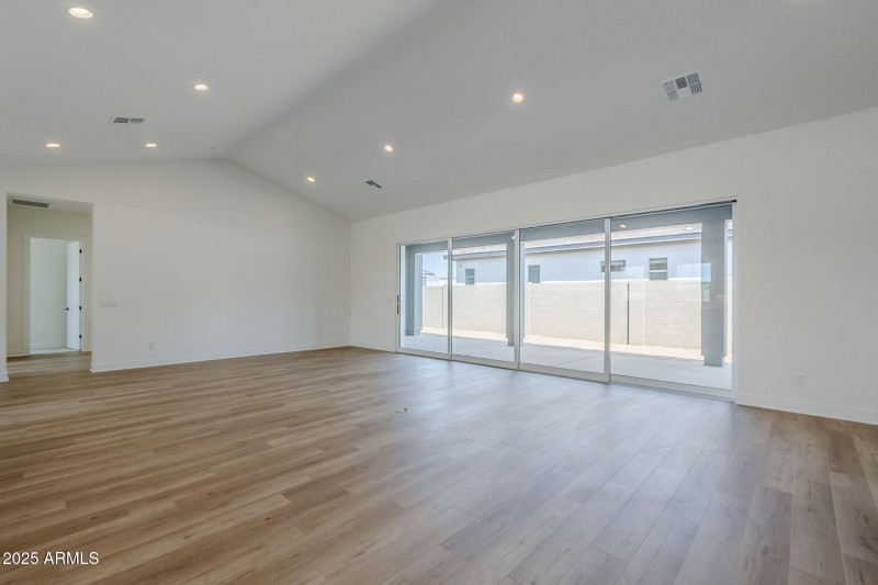 5-web-or-mls-Luckenbach-5 (1)