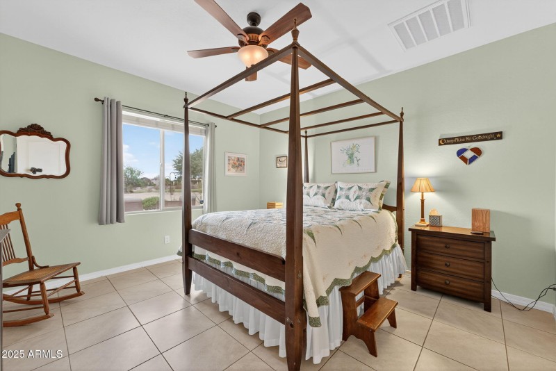 1-web-or-mls-019__A731976