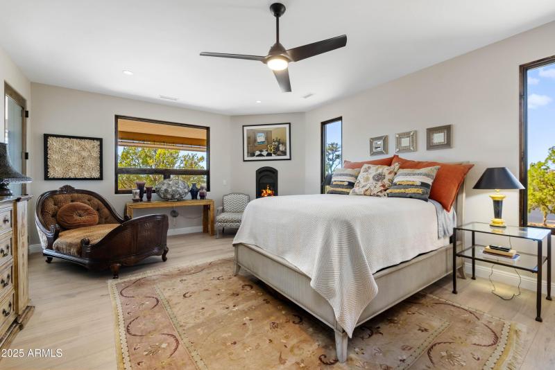 29-Primary Suite 1 (1)