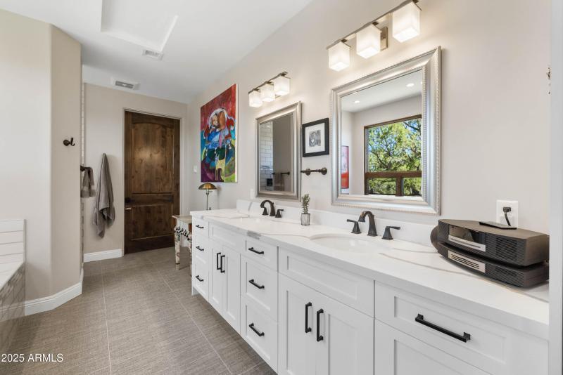 32-Primary Bathroom 1 (1)