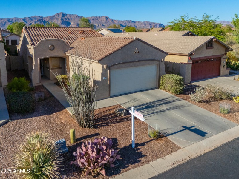 10806 E PERALTA CANYON Dr