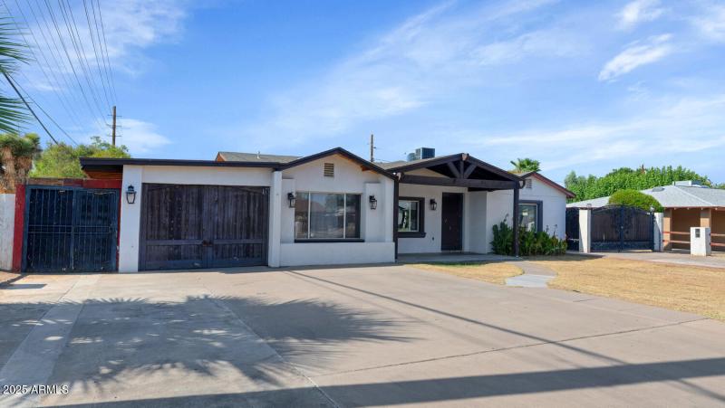 2303 W Marshall Ave-large-002-022-2303 W