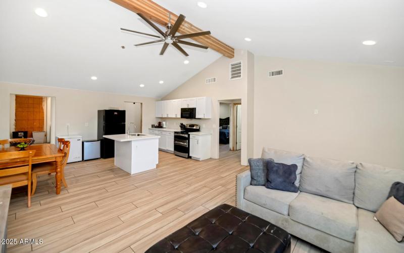 2303 W Marshall Ave-large-005-009-2303 W