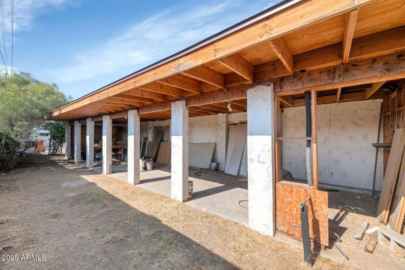 2303 W Marshall Ave-large-028-028-2303 W