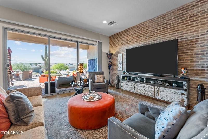 Rolling wall of glass