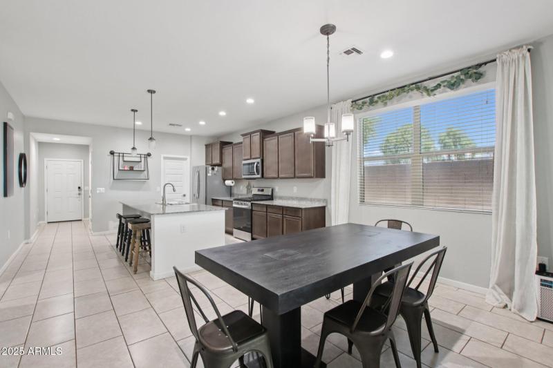 15-web-or-mls-W Tenia Trail-S2108-013