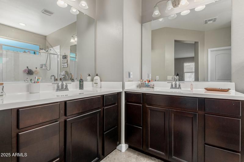 84609e5c5f58816121480806edfb2390