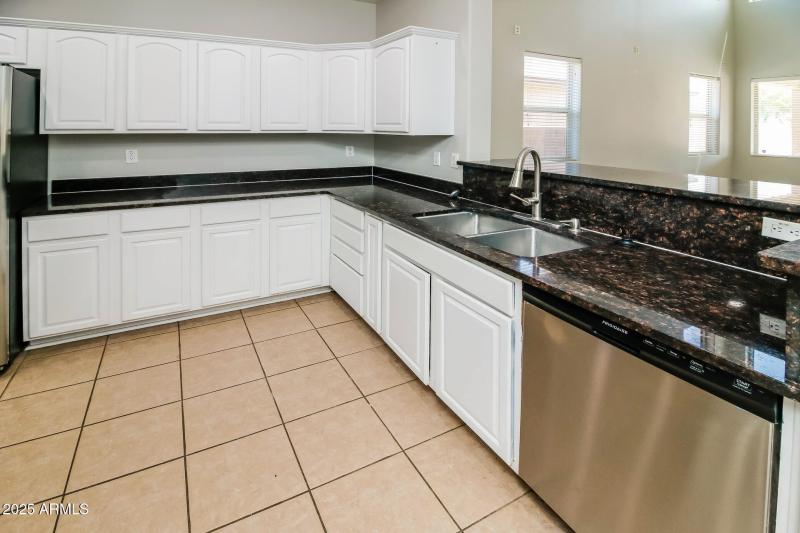 008-photo-kitchen-14732666