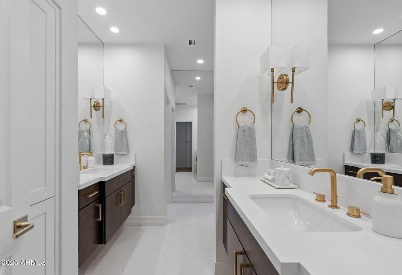 031_Primary Bathroom