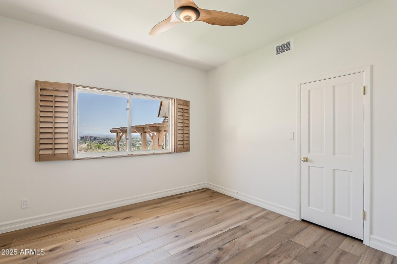 038_Guest Room Views