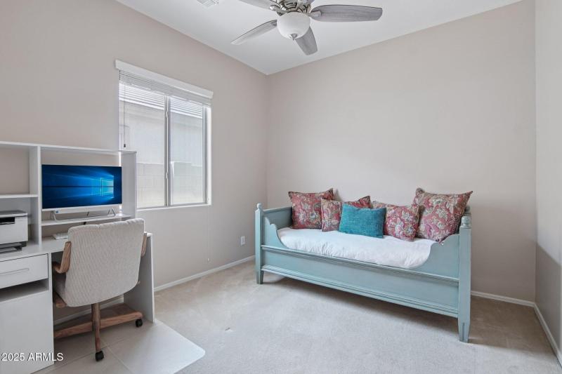 17-web-or-mls-N 23rd Ave-S2208-019
