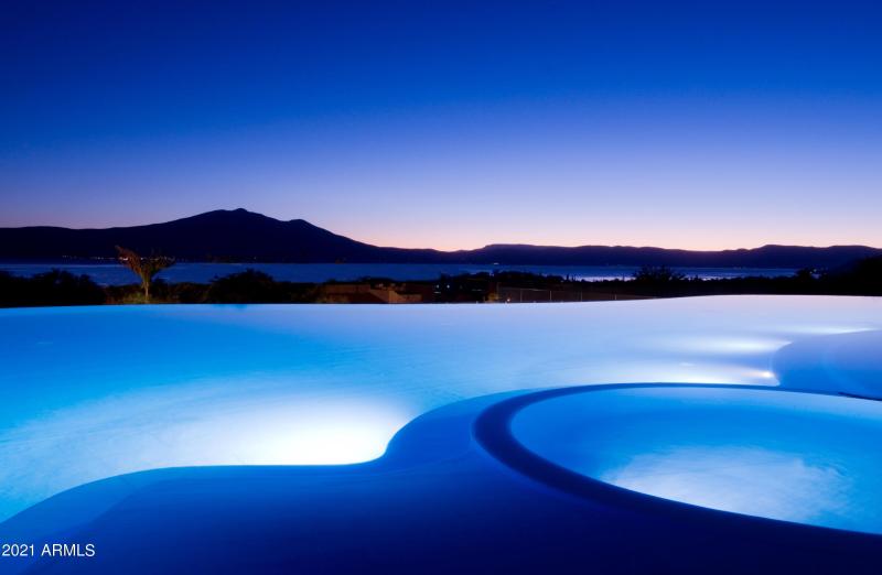 El Dorado Pool hot tub and lake views