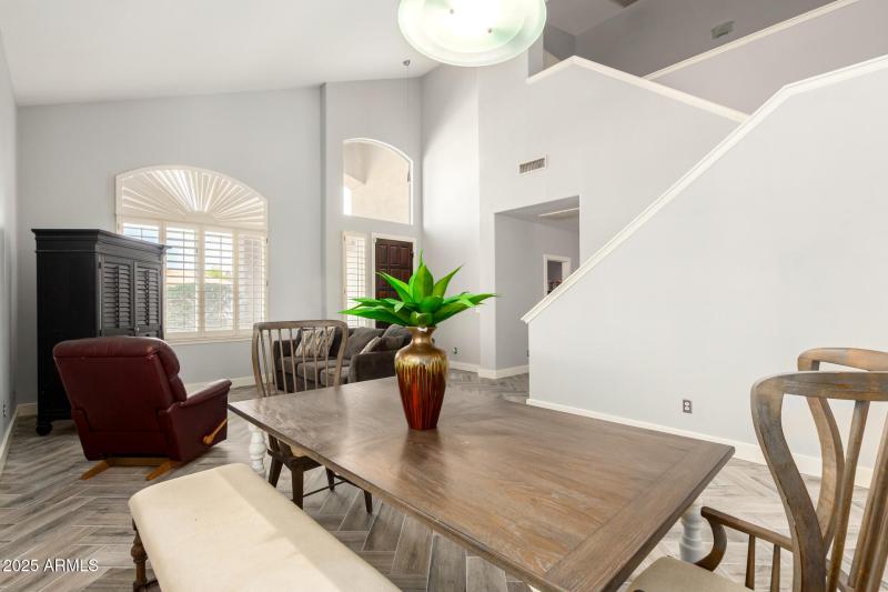 04-A 46th-Dining:LR 3