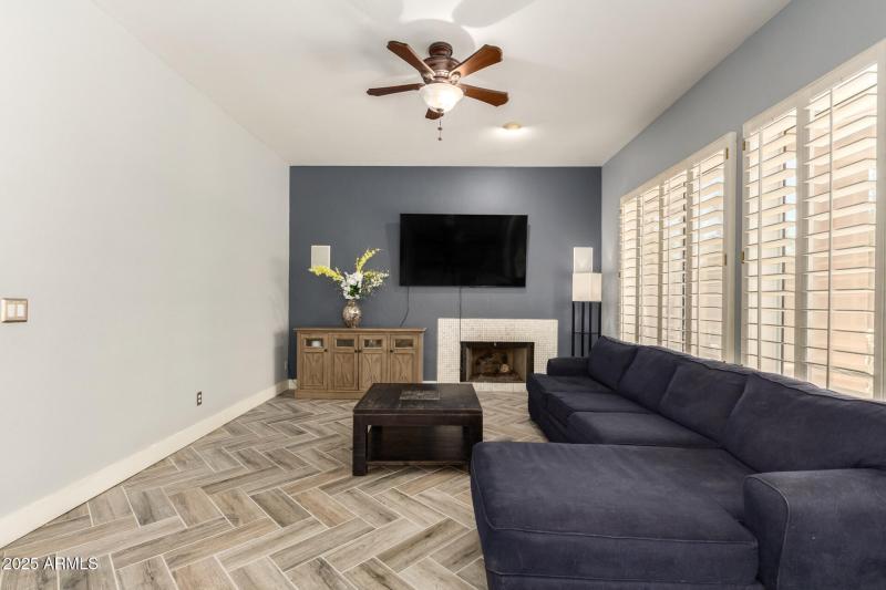 08-A 46th-Great Room 3