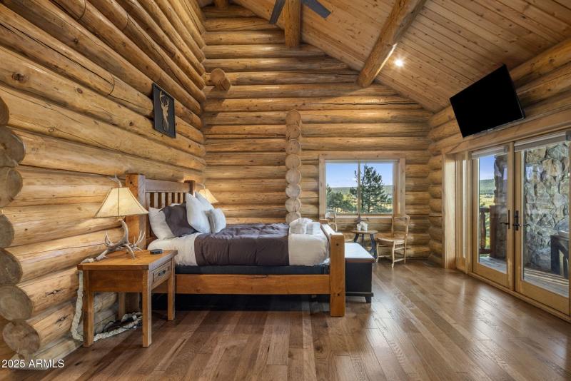 3-web-or-mls-D46A8724