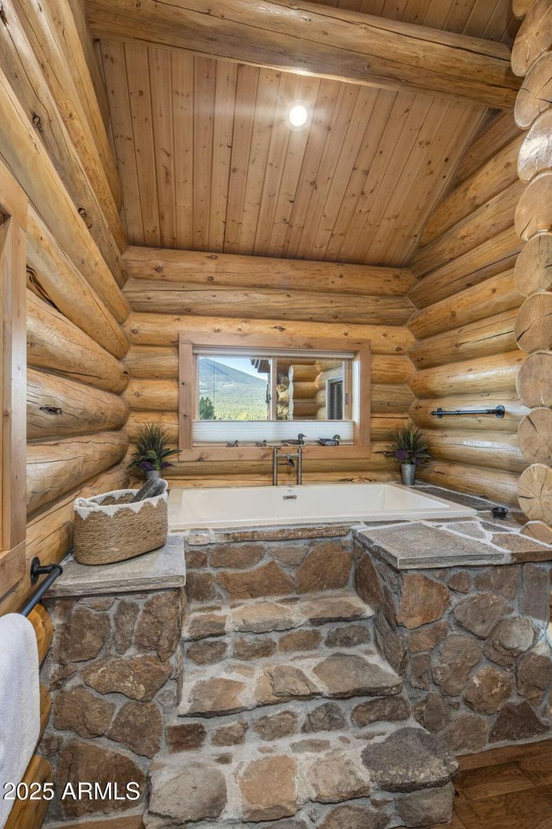 10-web-or-mls-D46A8774