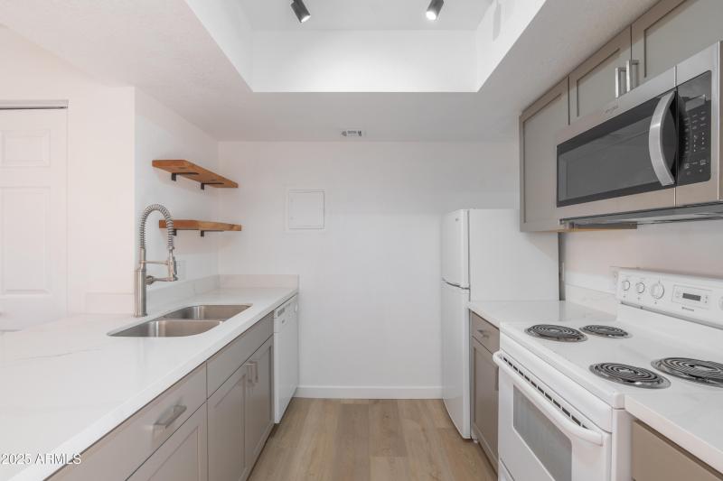 Kitchen (2)